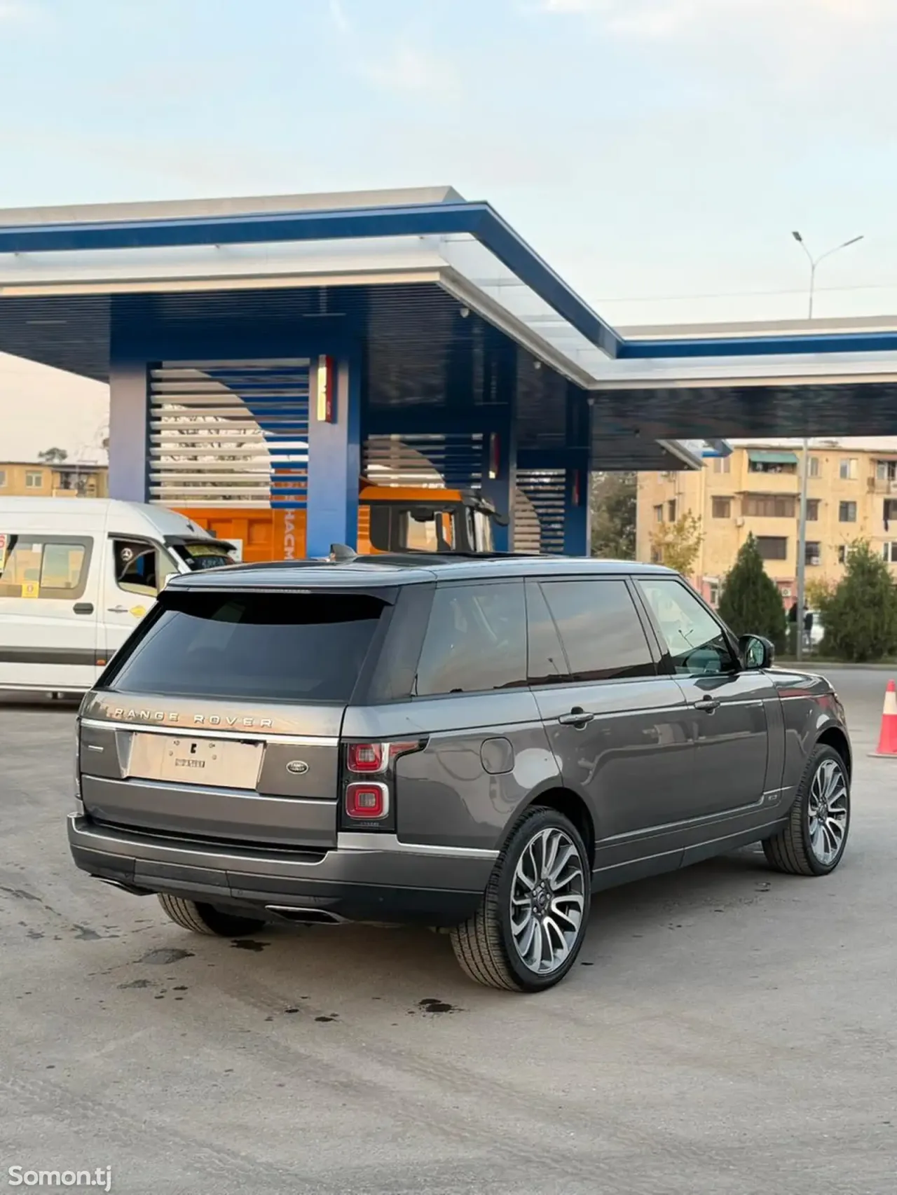 Land Rover Vogue 2018 · 5.0 AT