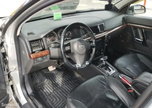 Opel Vectra C 2005 · 2.2 AT