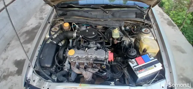 Opel Vectra A 1993 · 1.8 MT