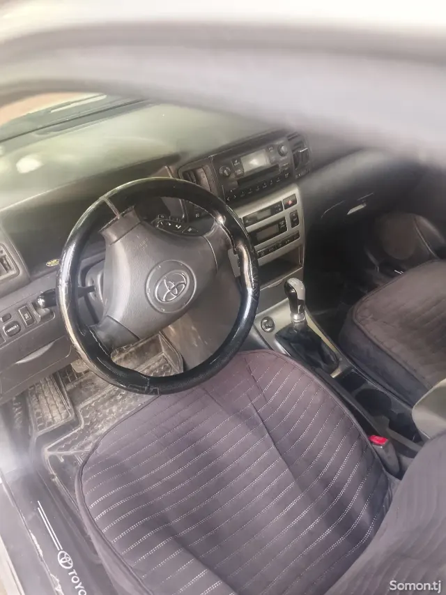 Toyota Corolla 2002 · 1.6 MT