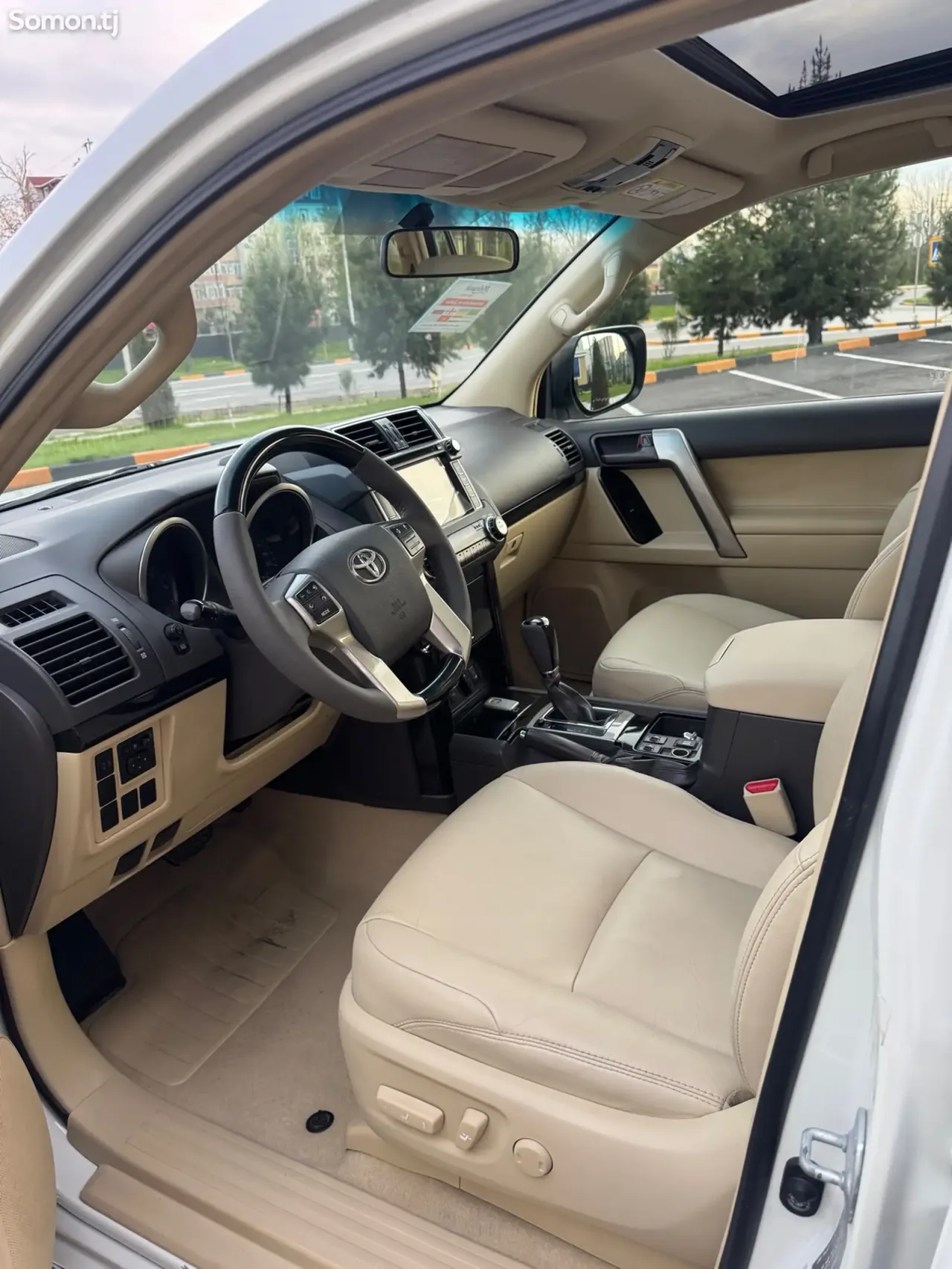 Toyota Land Cruiser Prado 2015 · 4.0 AT