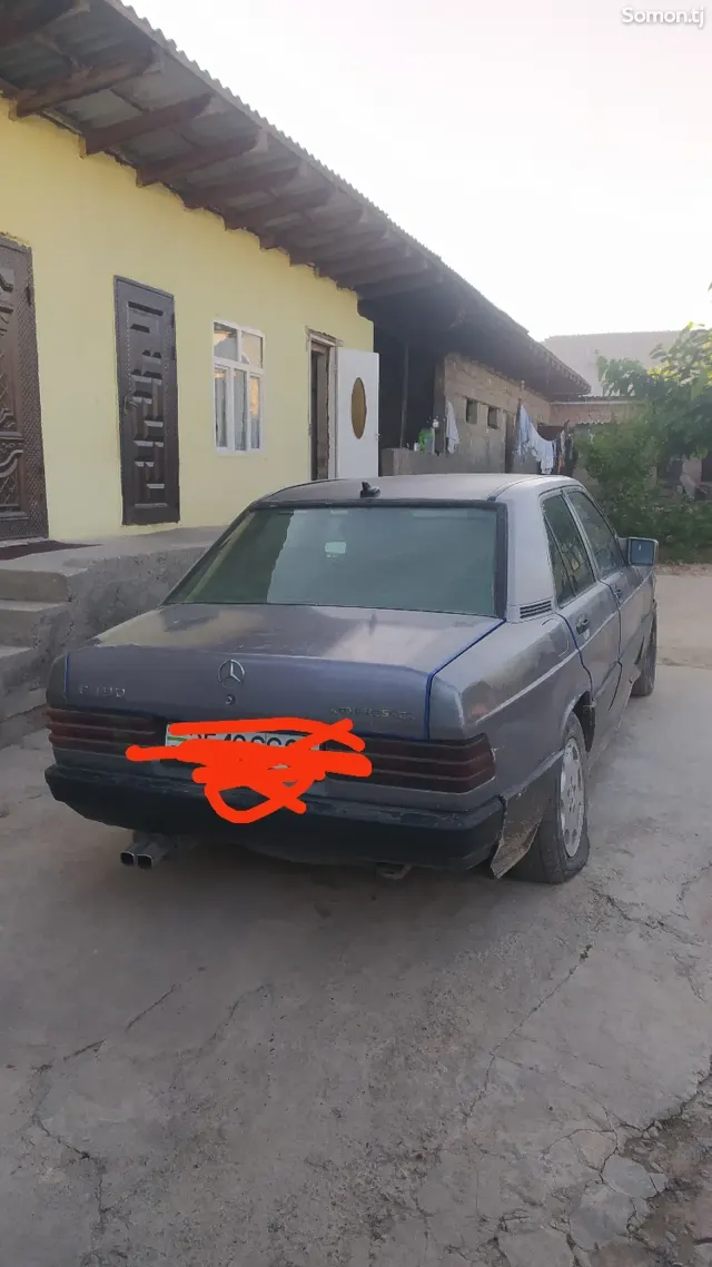 Mercedes-Benz W201 1991 · 2.0 MT