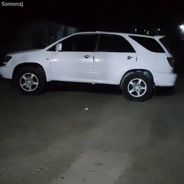 Toyota Harrier 2000 · 3.0 AT