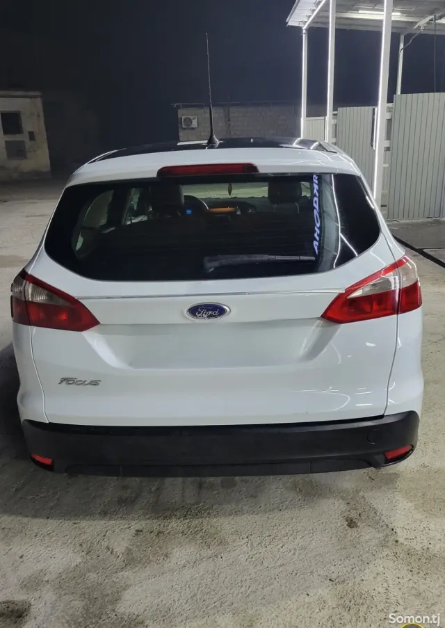 Ford Focus 2013 · 1.6 MT
