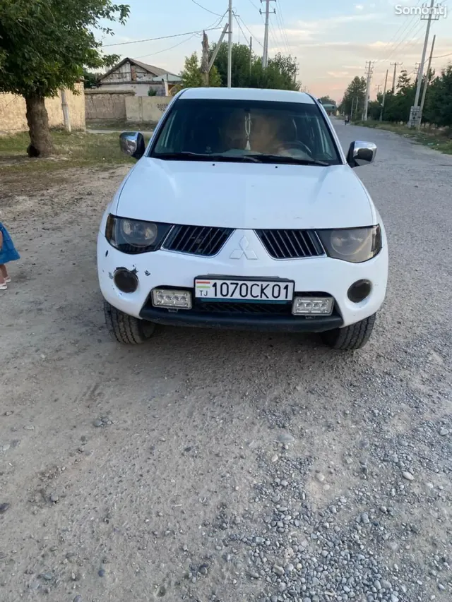 Mitsubishi L200 2008 · 2.4 MT