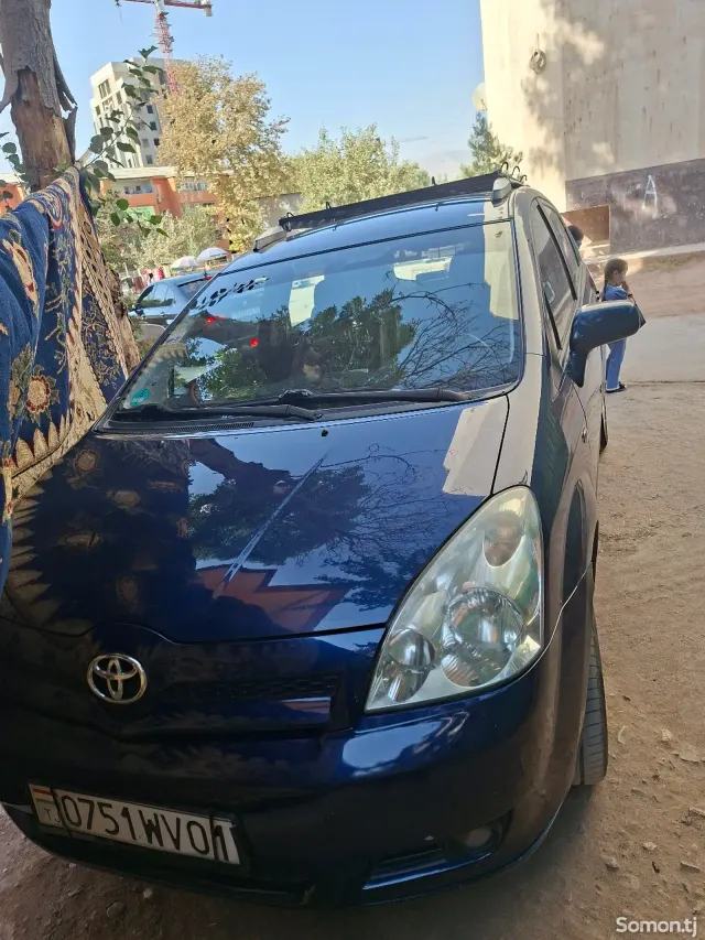 Toyota Corolla Verso 2006 · 1.8 MT