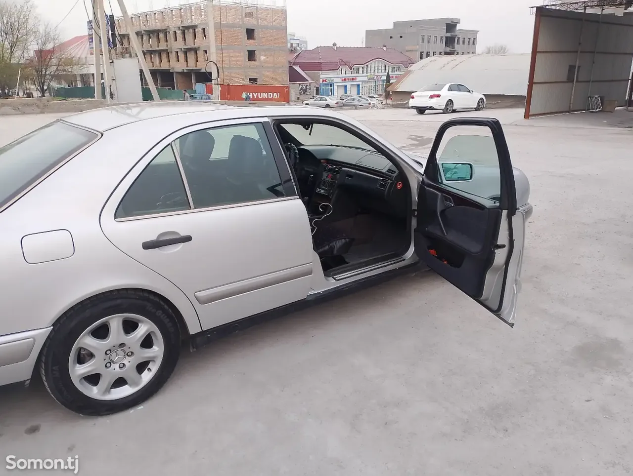Mercedes-Benz E class 1996 · 2.0 MT