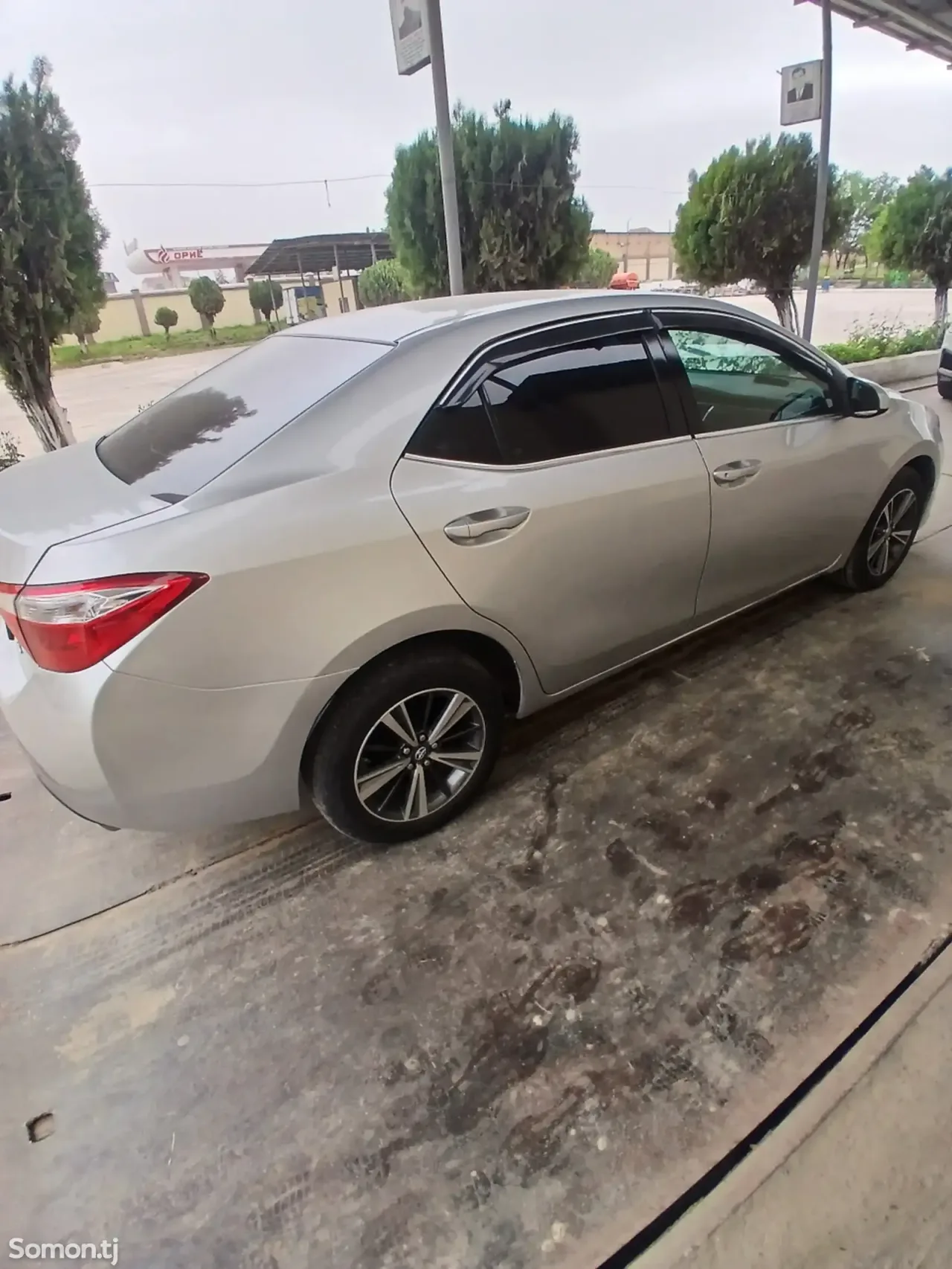 Toyota Corolla 2015 · 1.8 AT