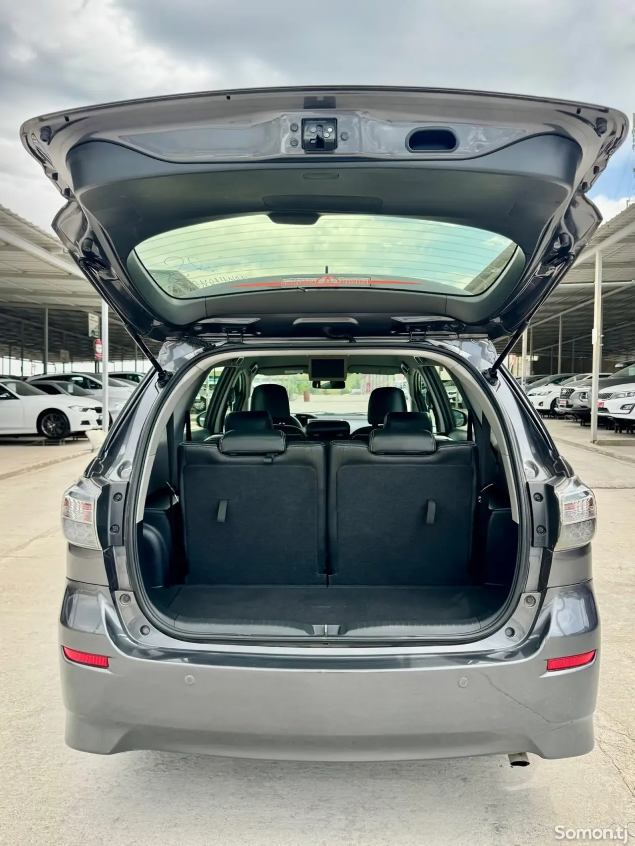 Toyota Wish 2015 · 1.8 AT