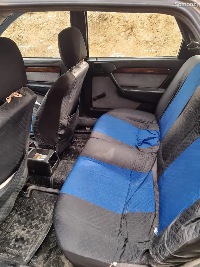 Opel Vectra A 1994 · 1.6 MT
