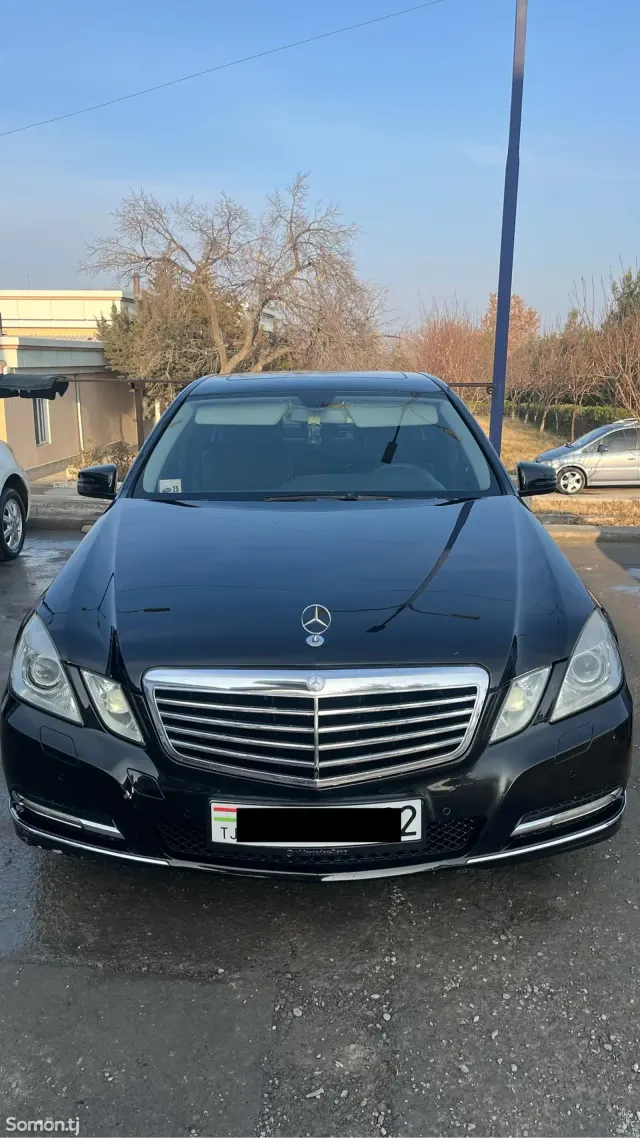 Mercedes-Benz E class 2011 · 3.0 AT
