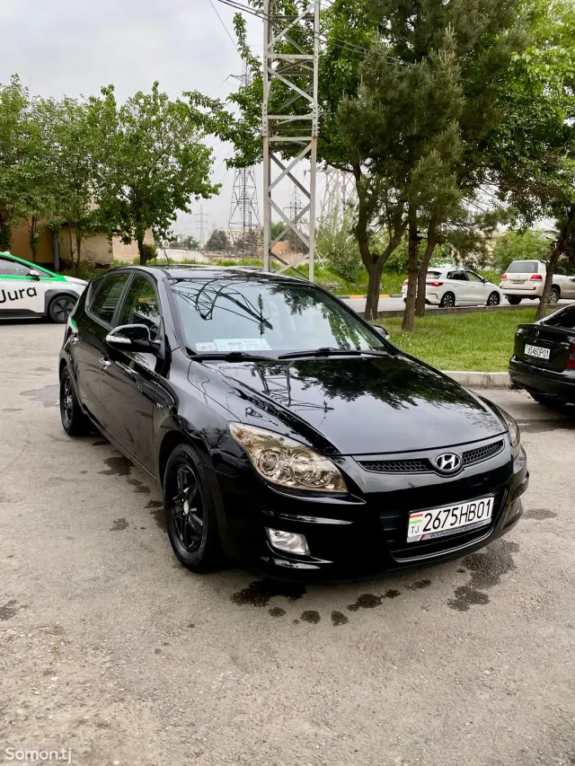 Hyundai i30 2010 · 1.6 AT