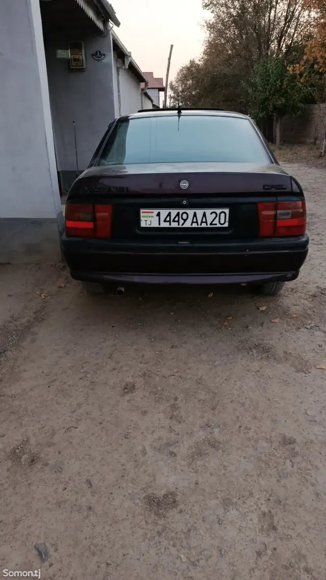 Opel Vectra A 1995 · 1.6 MT