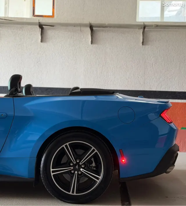 Ford Mustang 2025 · 2.3 AT