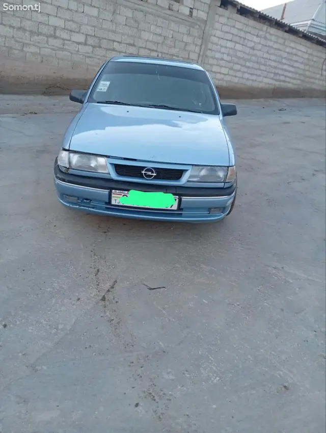 Opel Vectra A 1993 · 1.8 MT