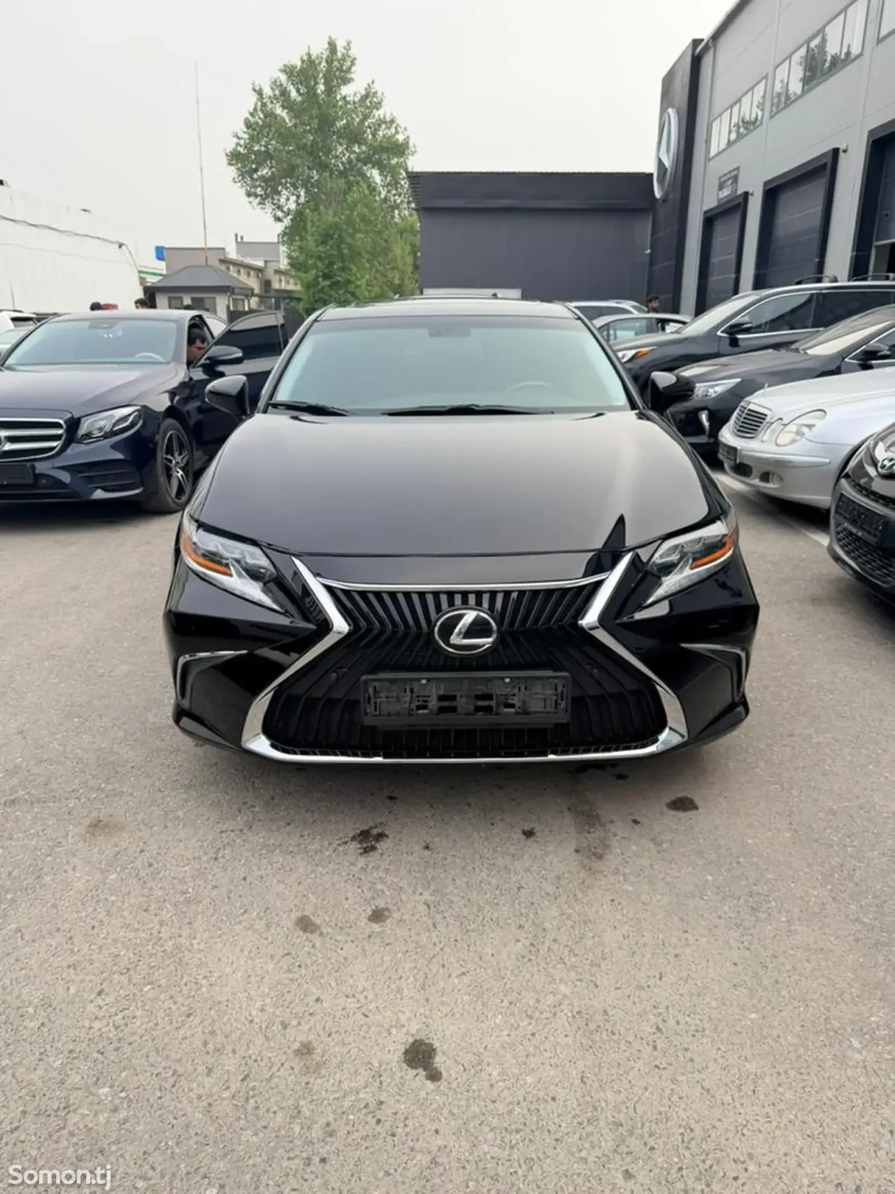Lexus ES series 2015 · 3.5 AT