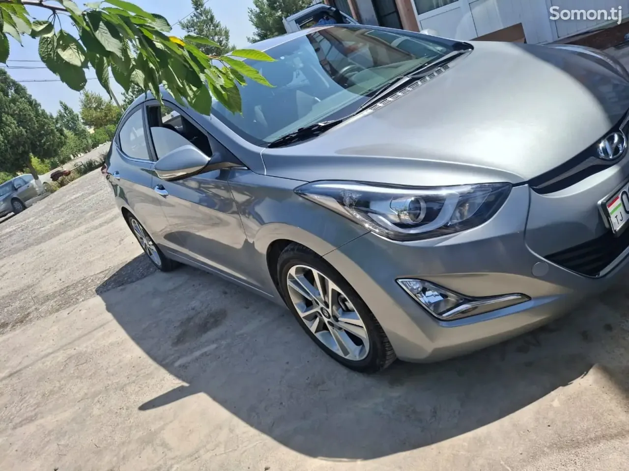 Hyundai Avante 2014 · 1.6 AT
