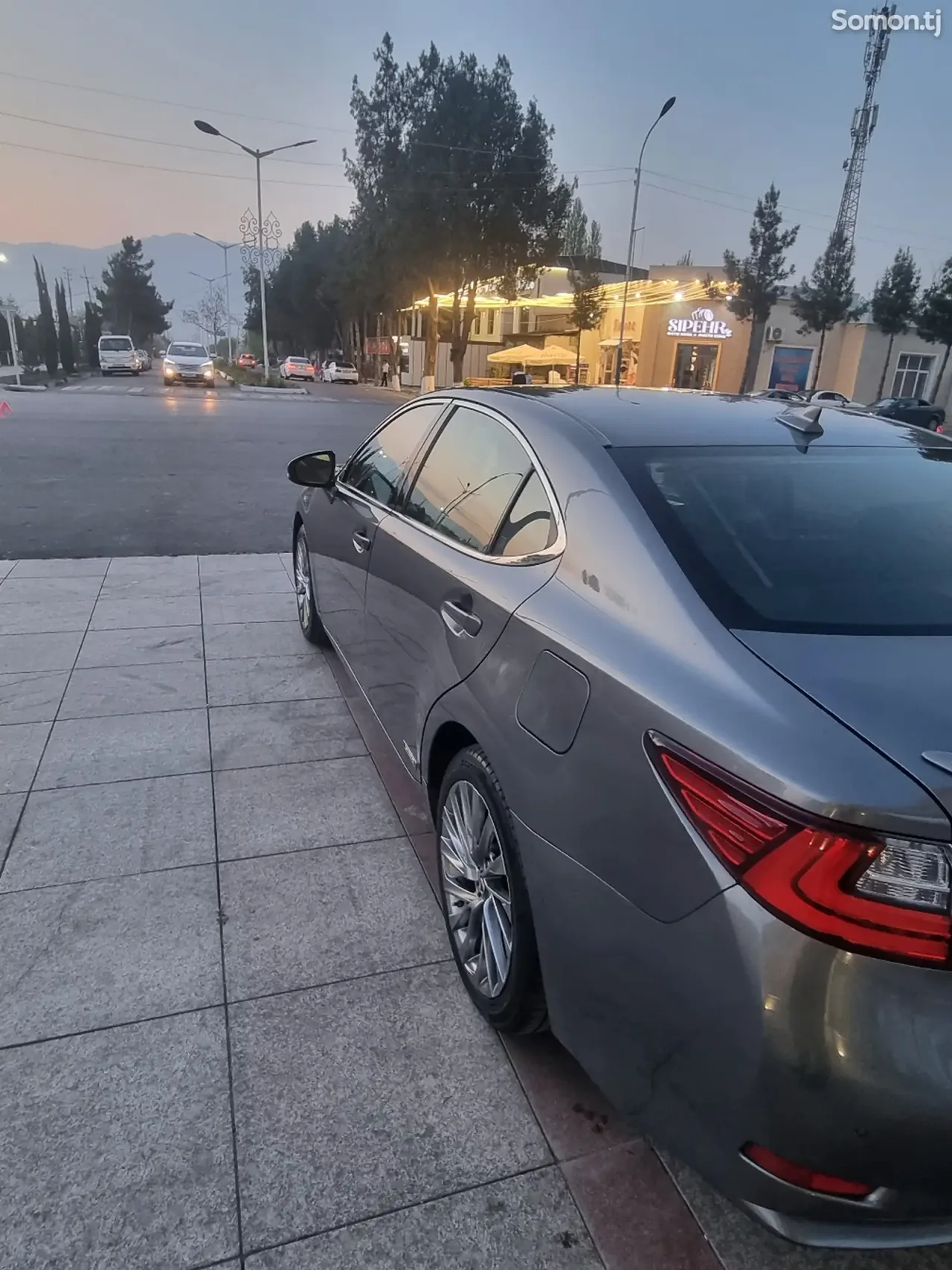 Lexus ES series 2014 · 2.5 AT