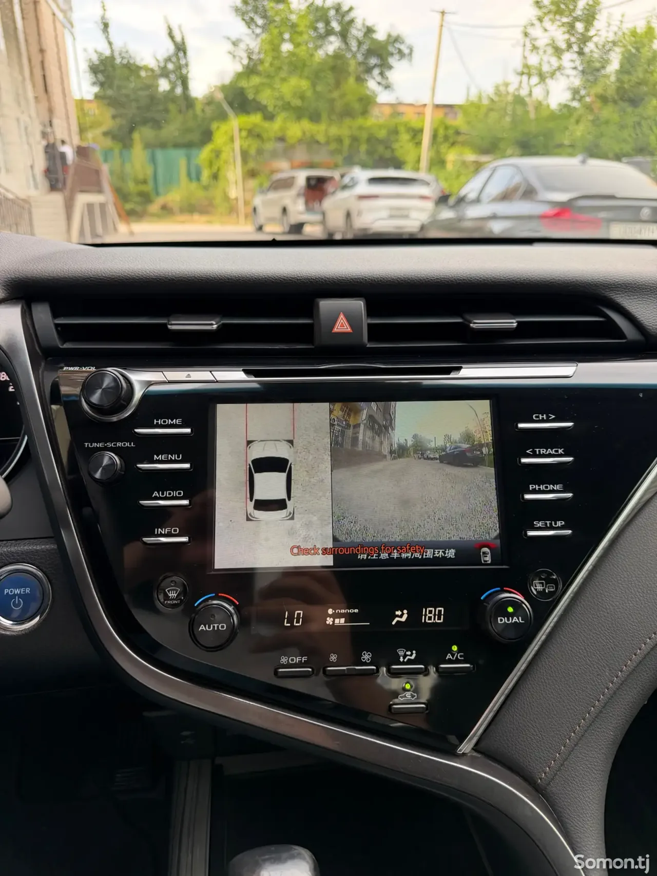 Toyota Camry 2018 · 2.5 AT