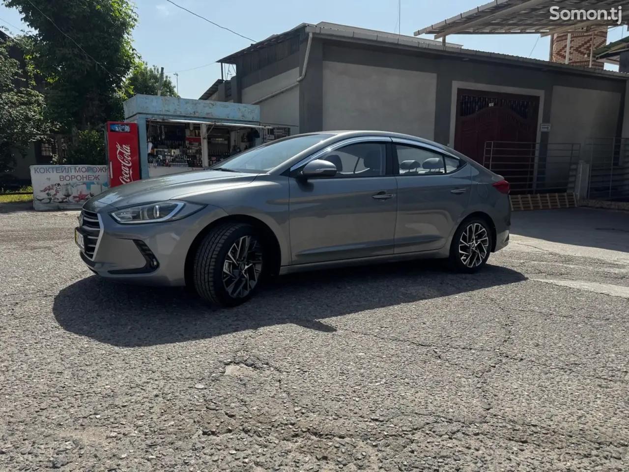 Hyundai Avante 2016 · 1.6 AT