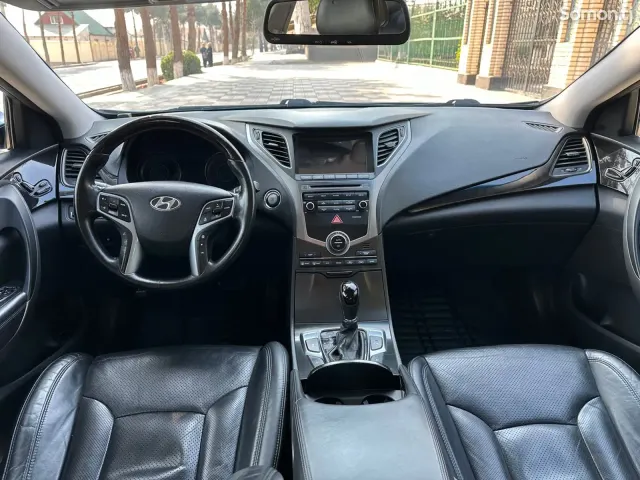 Hyundai Grandeur 2016 · 3.0 AT