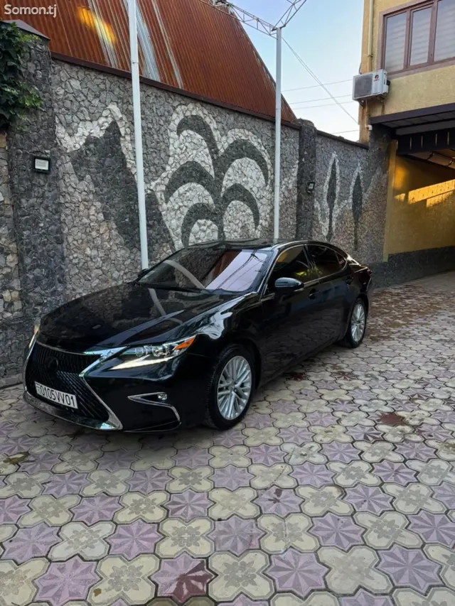 Lexus ES series 2016 · 3.5 AT