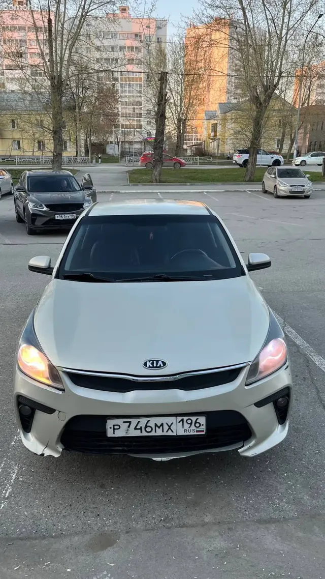 Kia Rio 2017 · 1.6 MT