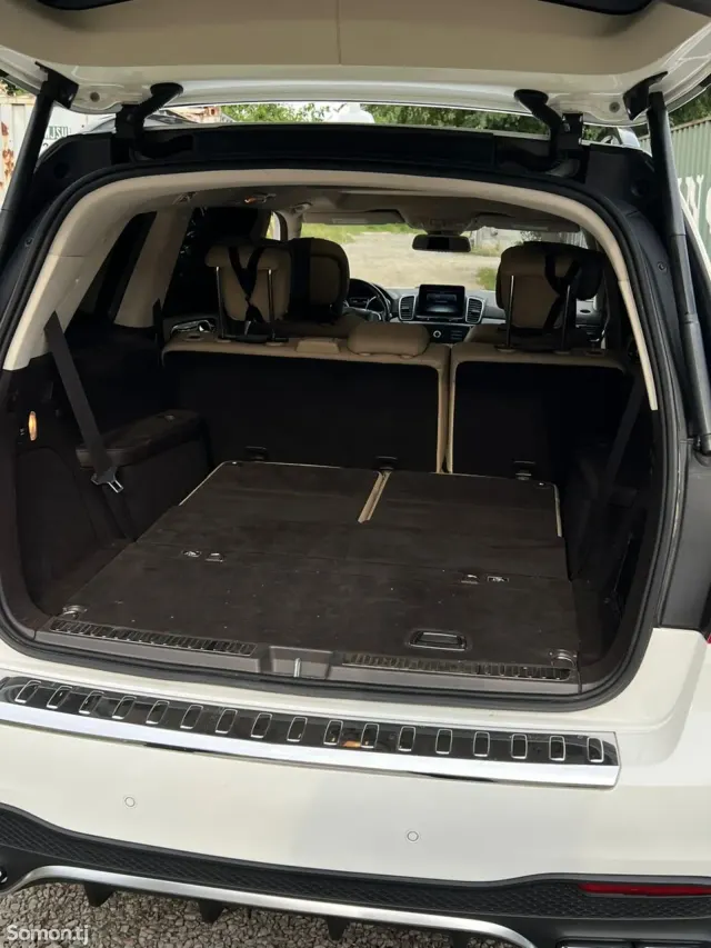 Mercedes-Benz GLS 2017 · 5.5 AT