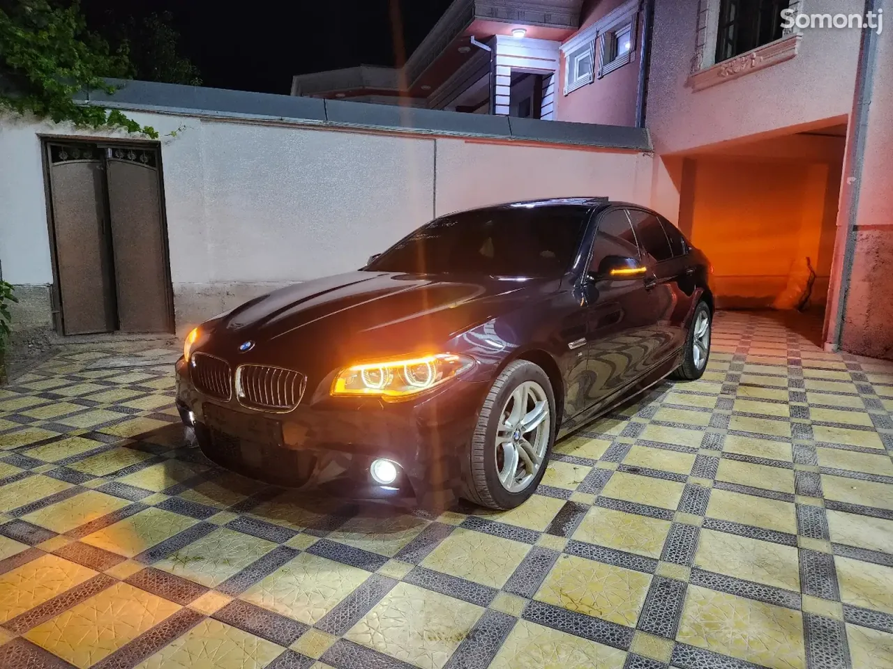 BMW 5 series 2016 · 2.0 AT