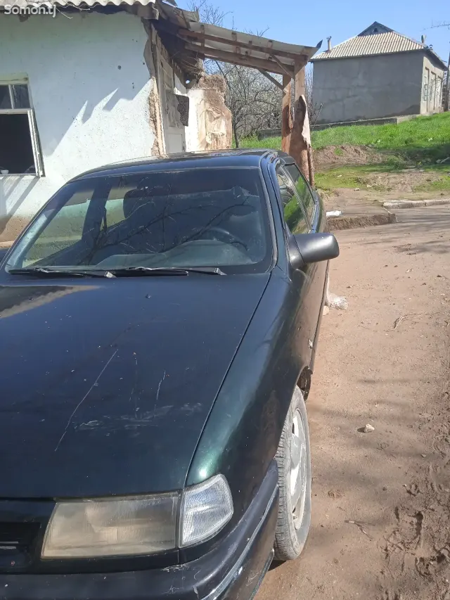 Opel Vectra A 1995 · 1.6 MT