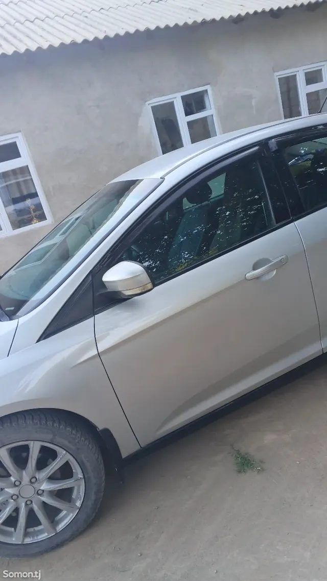 Ford Focus 2013 · 1.6 AT