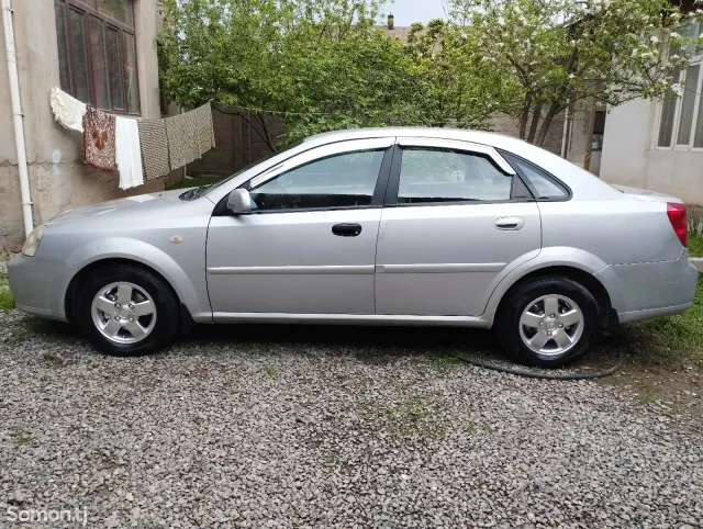 Chevrolet Lacetti 2004 · 1.5 MT