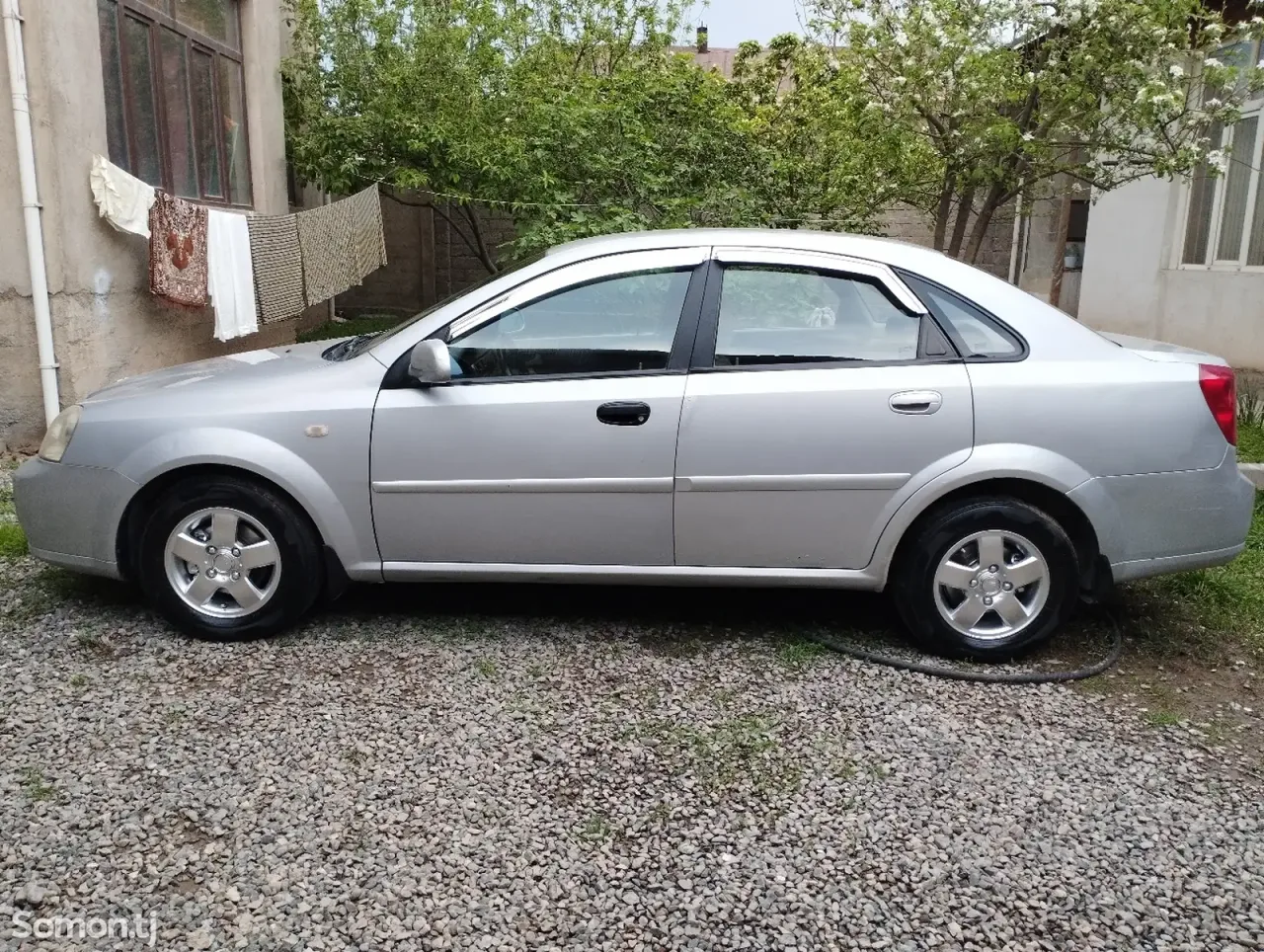 Chevrolet Lacetti 2004 · 1.5 MT