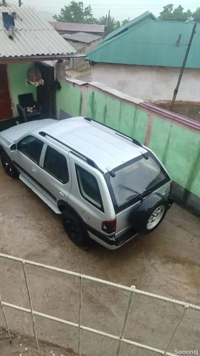 Opel Frontera 2001 · 2.2 MT