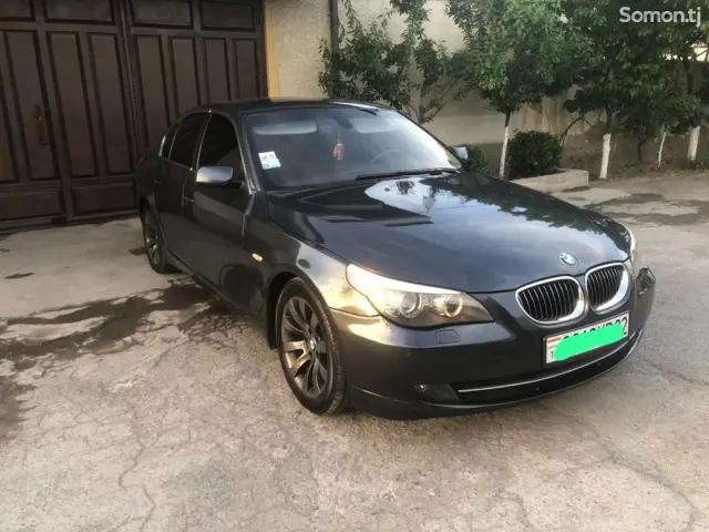 BMW M5 2009 · 3.0 AT
