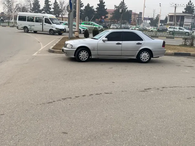 Mercedes-Benz C class 1998 · 2.2 MT