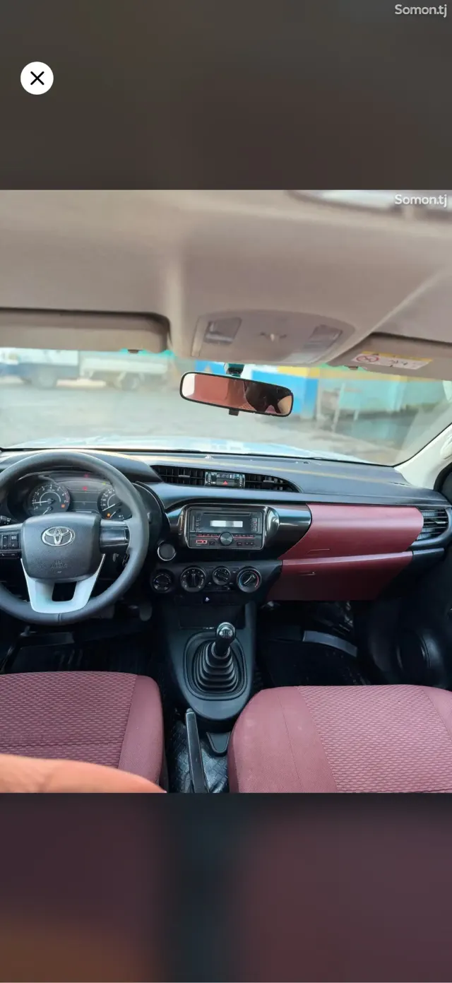 Toyota Hilux 2018 · 2.7 MT