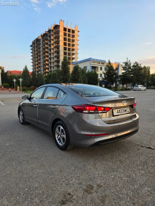 Hyundai Avante 2016 · 1.6 AT