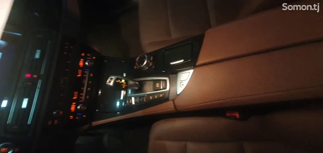 BMW 5 series 2016 · 2.0 AT