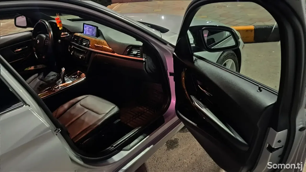BMW M3 2012 · 2.0 AT
