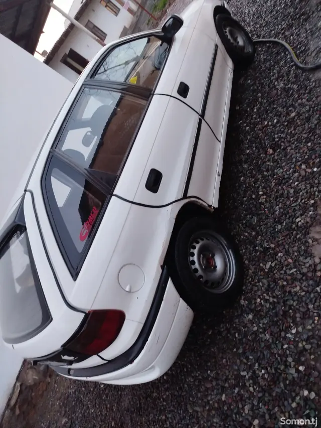 Opel Astra F 1993 · 1.6 MT