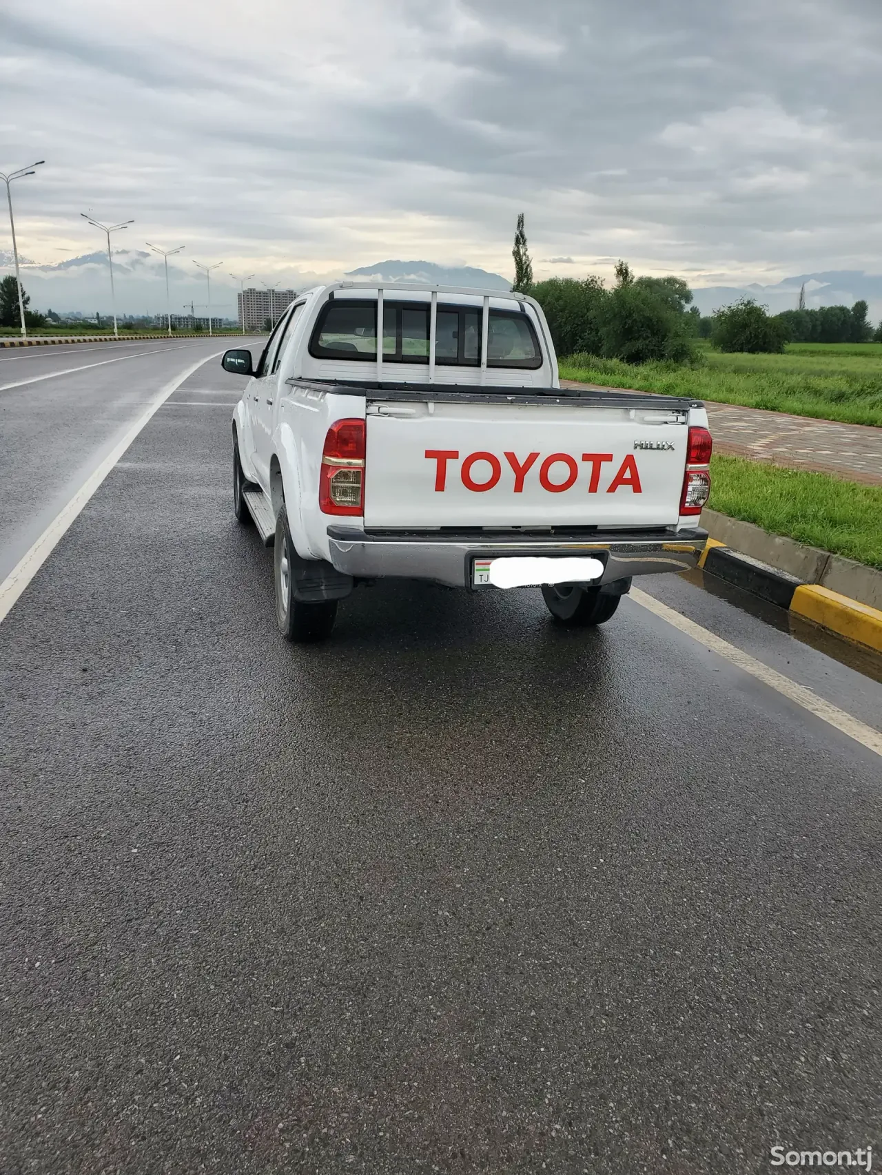Toyota Hilux 2015 · 2.7 MT