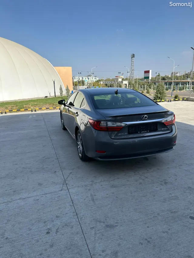 Lexus ES series 2016 · 3.0 AT