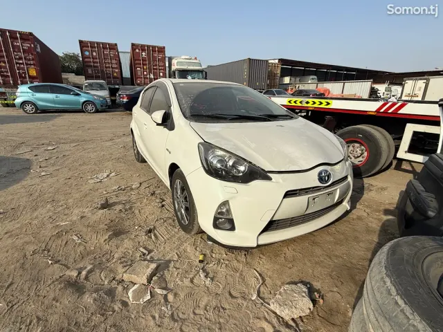 Toyota Aqua 2014 · 1.5 AT