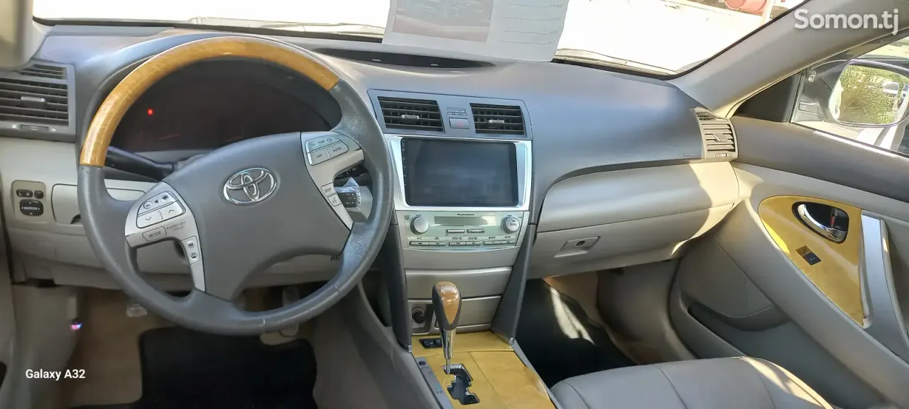 Toyota Camry 2007 · 2.4 AT