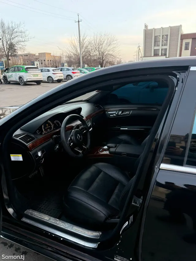 Mercedes-Benz S class 2011 · 5.5 AT