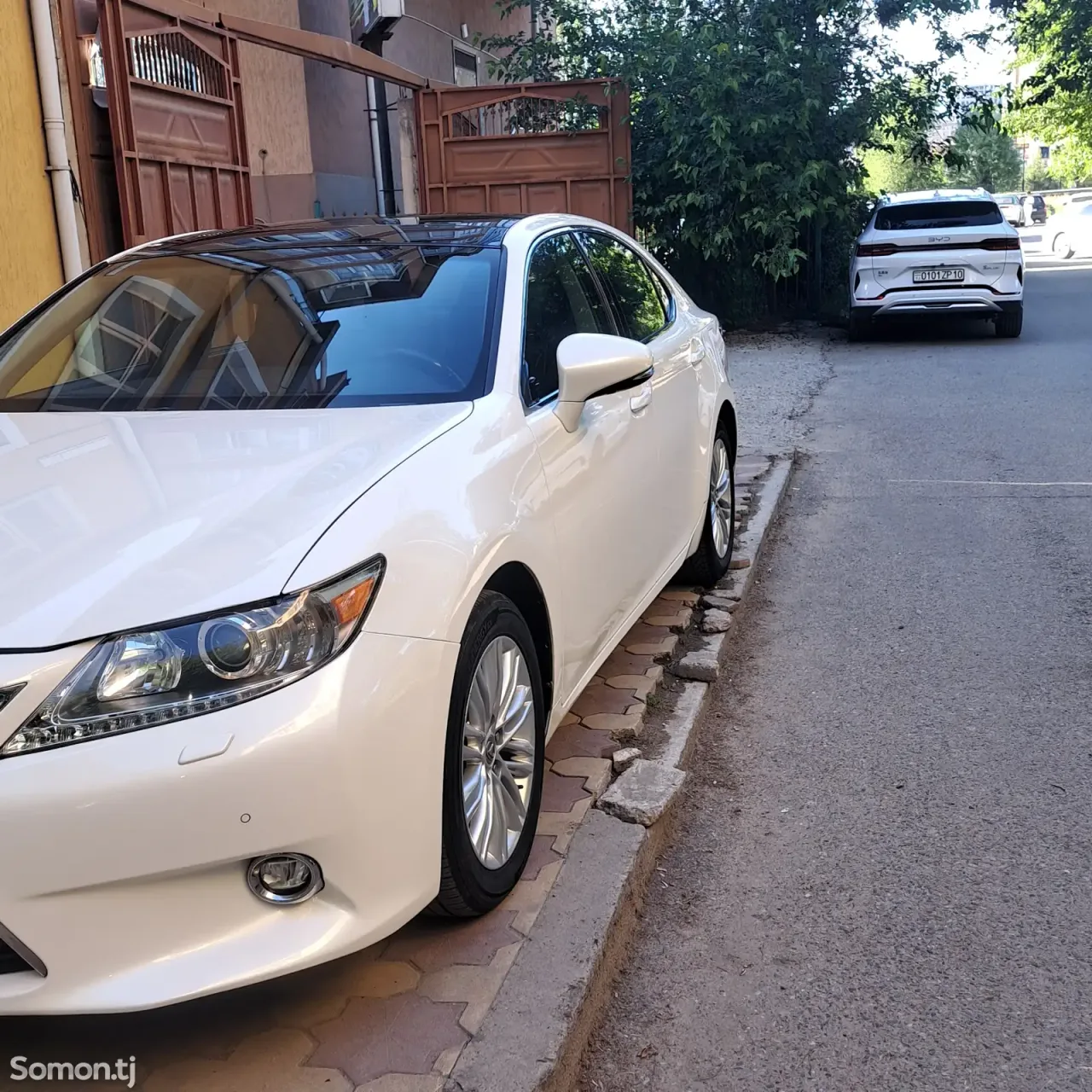 Lexus ES series 2015 · 2.5 AT