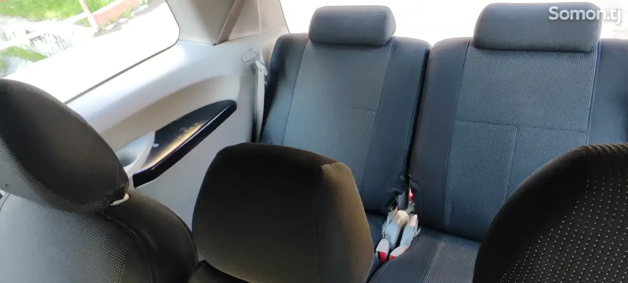 Toyota Ipsum 2003 · 2.4 MT