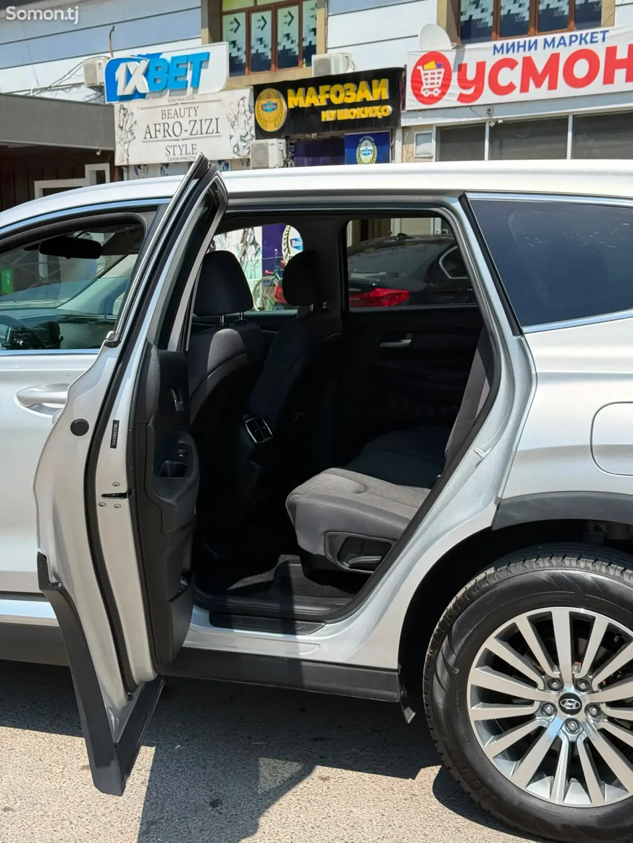 Hyundai Santa Fe 2019 · 2.4 AT