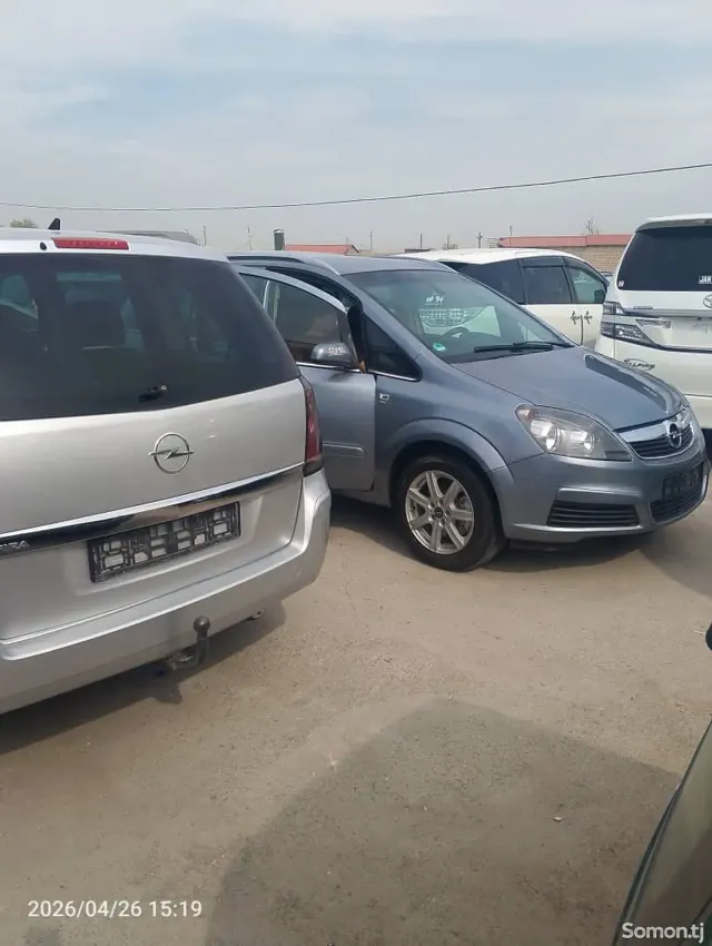 Opel Zafira 2007 · 1.9 MT